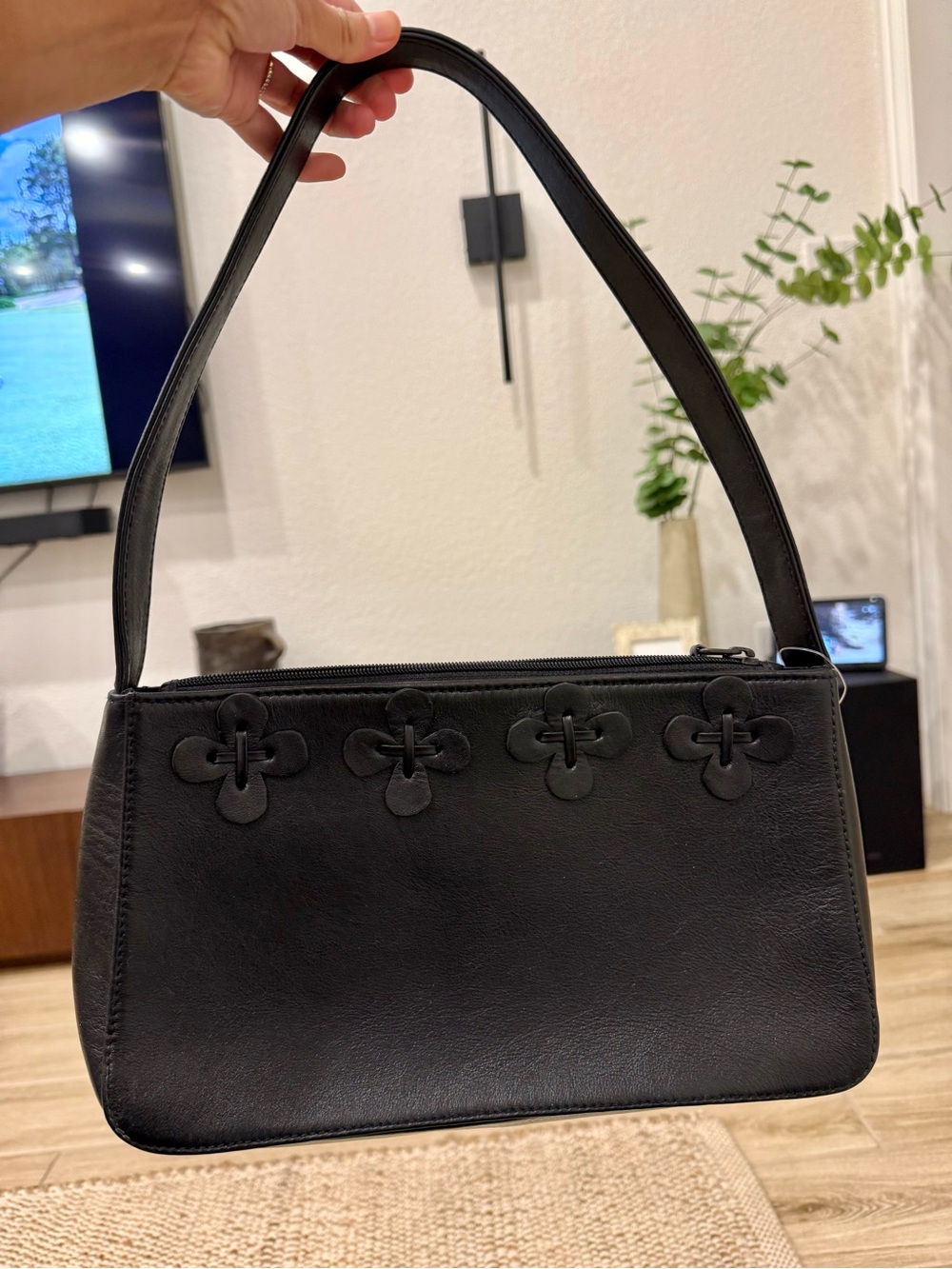 Vintage 90s Black Leather Flower Appliqué Shoulder Baguette Bag